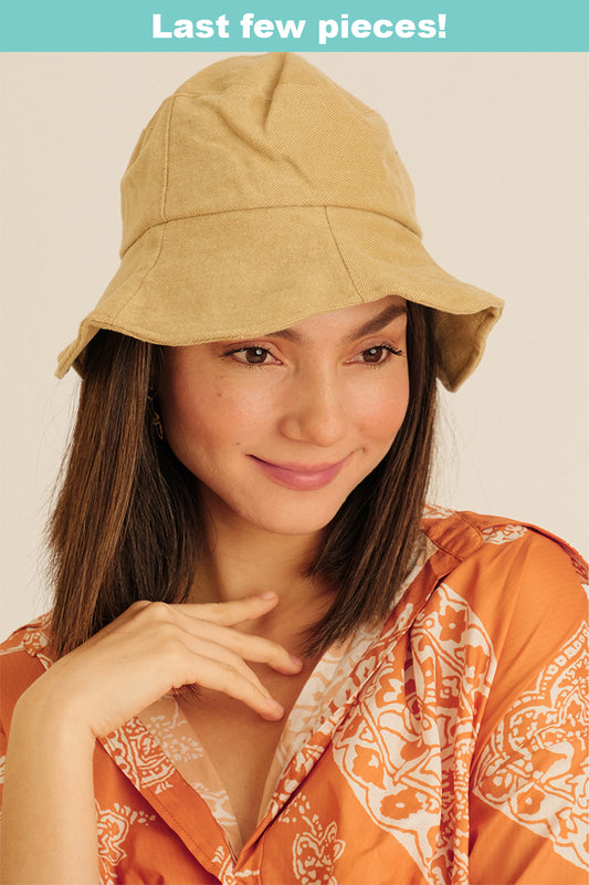 EDERLYNN BUCKET HAT IN BEIGE
