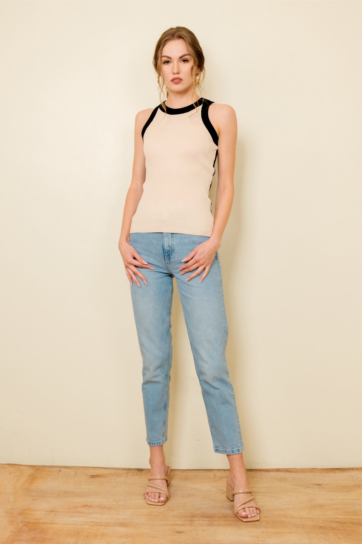 LEI TOP IN BLACK/BEIGE