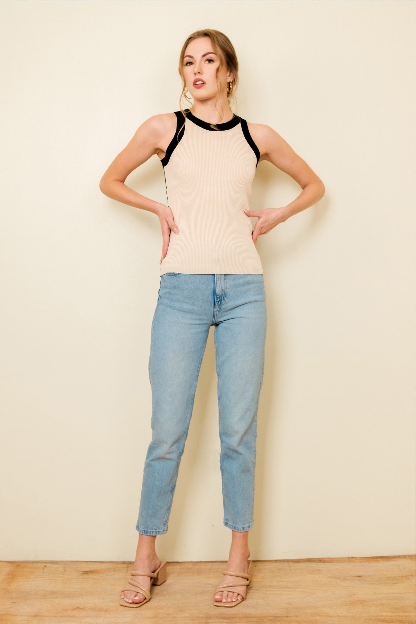 LEI TOP IN BLACK/BEIGE