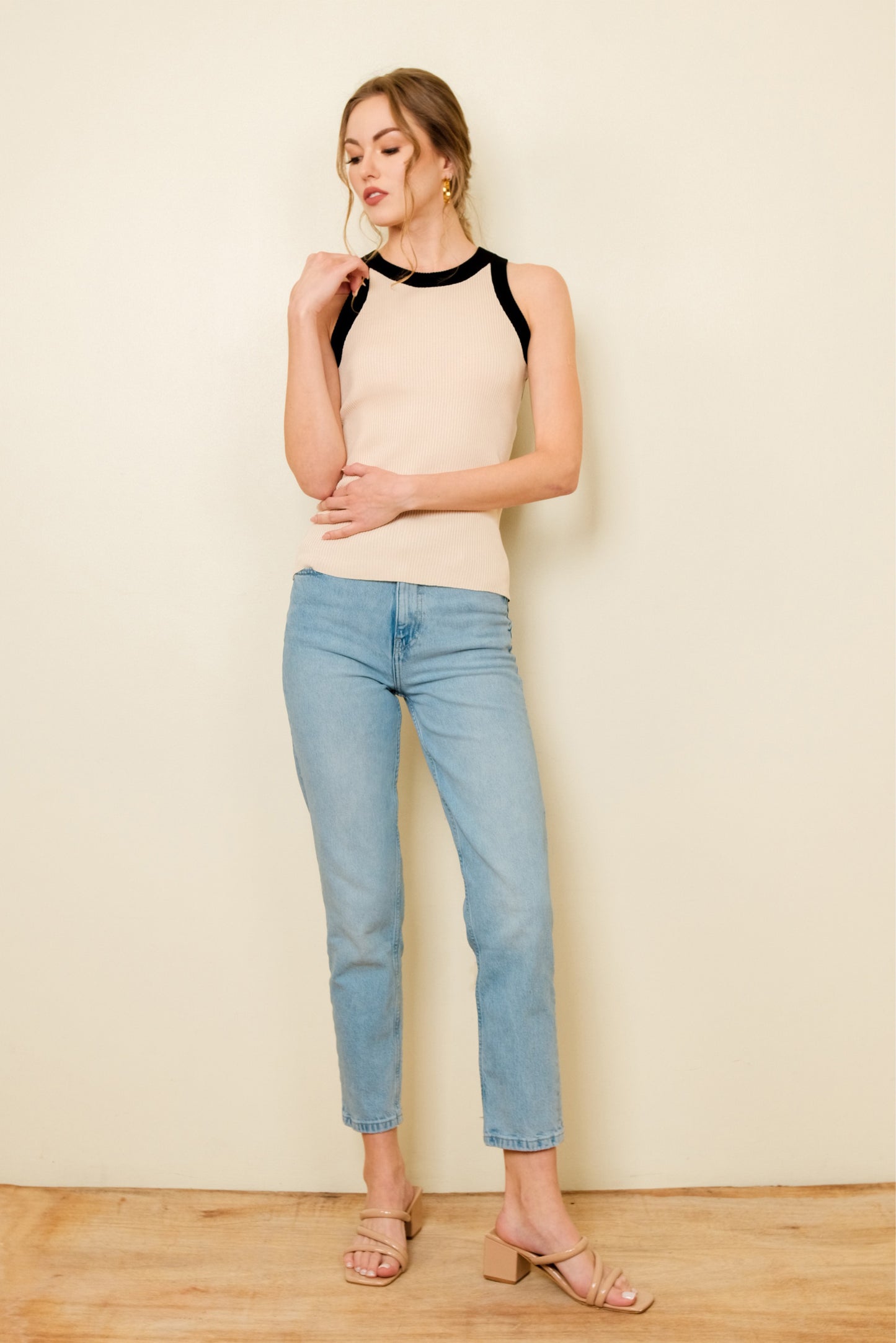 LEI TOP IN BLACK/BEIGE
