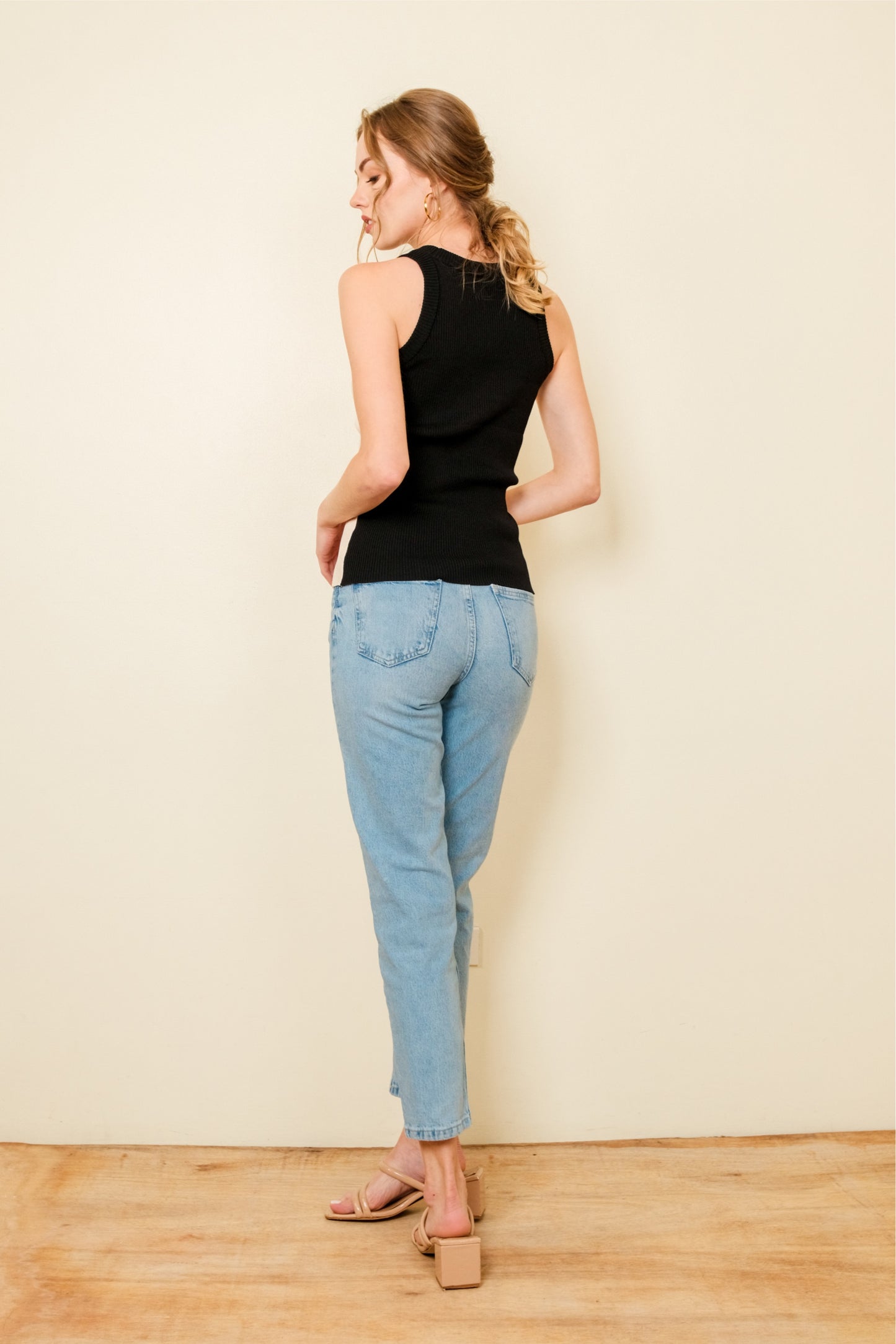 LEI TOP IN BLACK/BEIGE