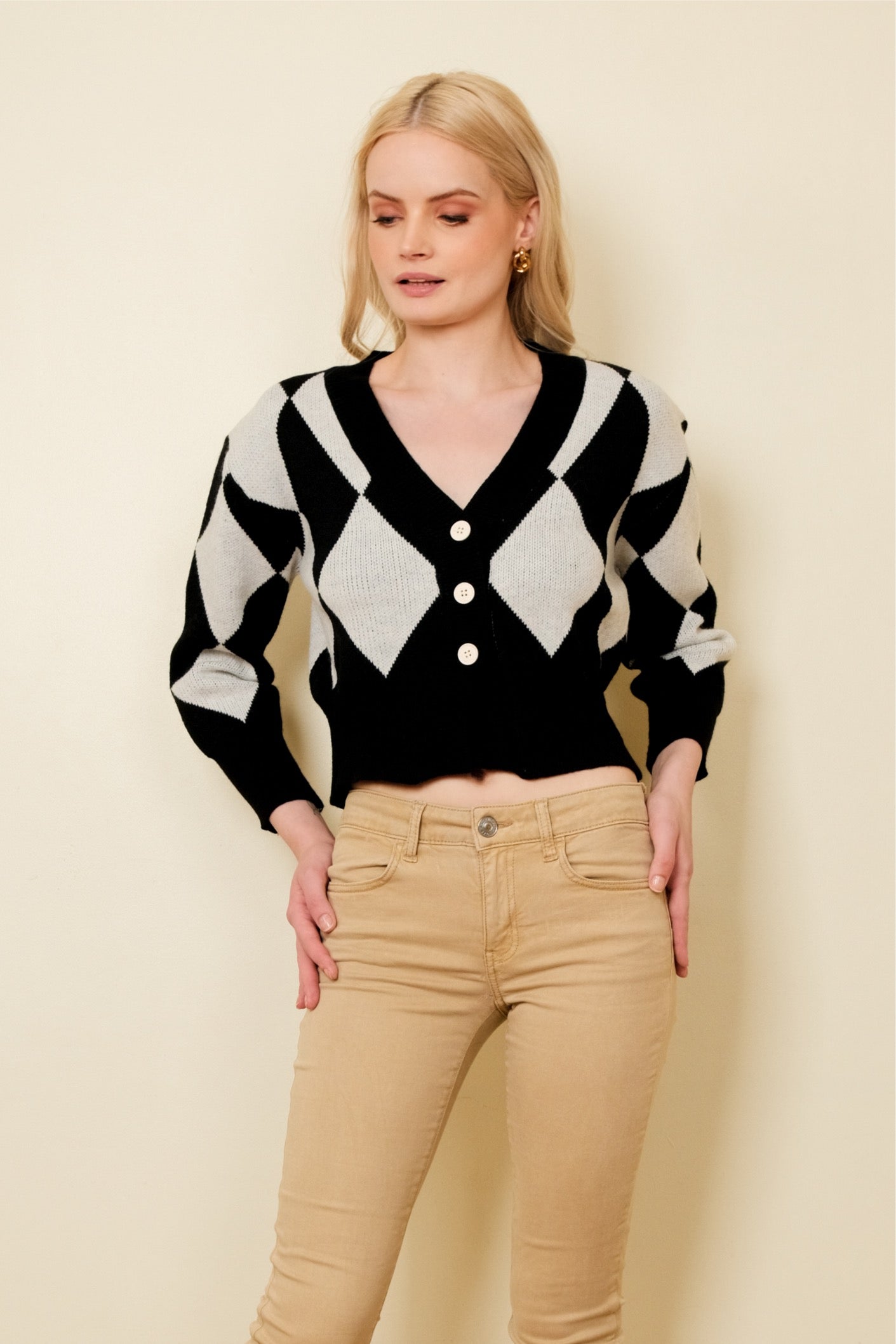 NANA SWEATER IN BLACK