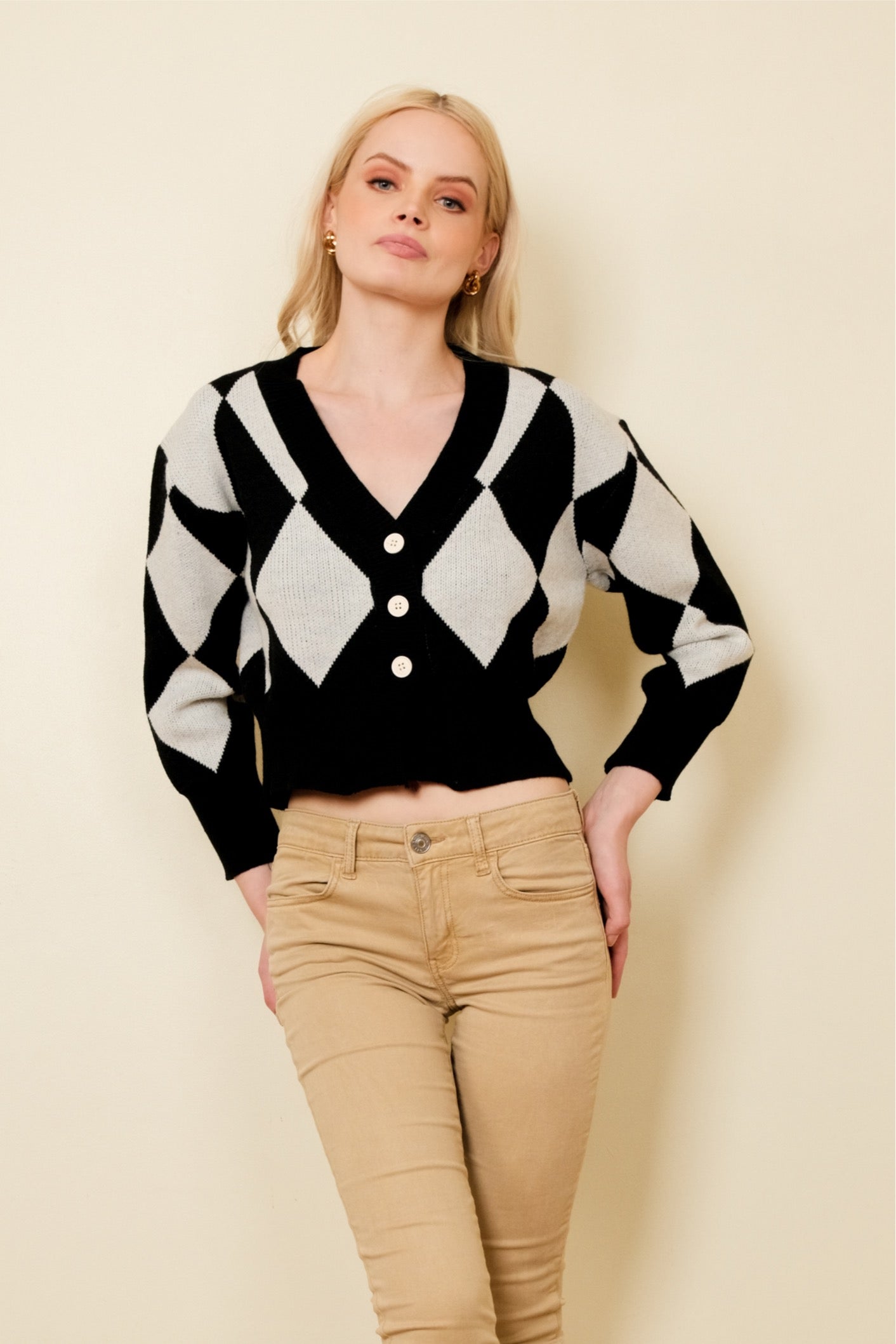 NANA SWEATER IN BLACK