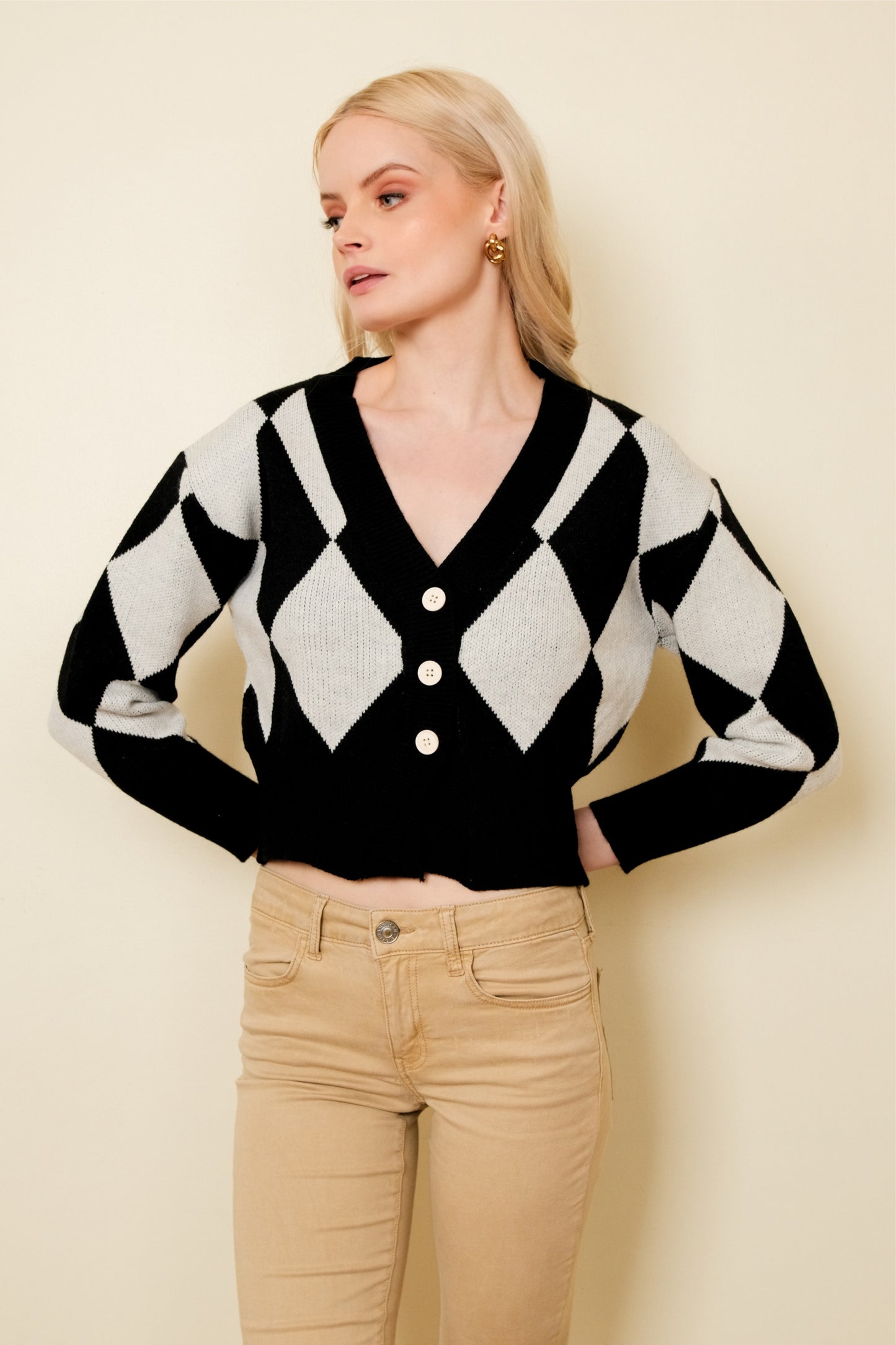 NANA SWEATER IN BLACK