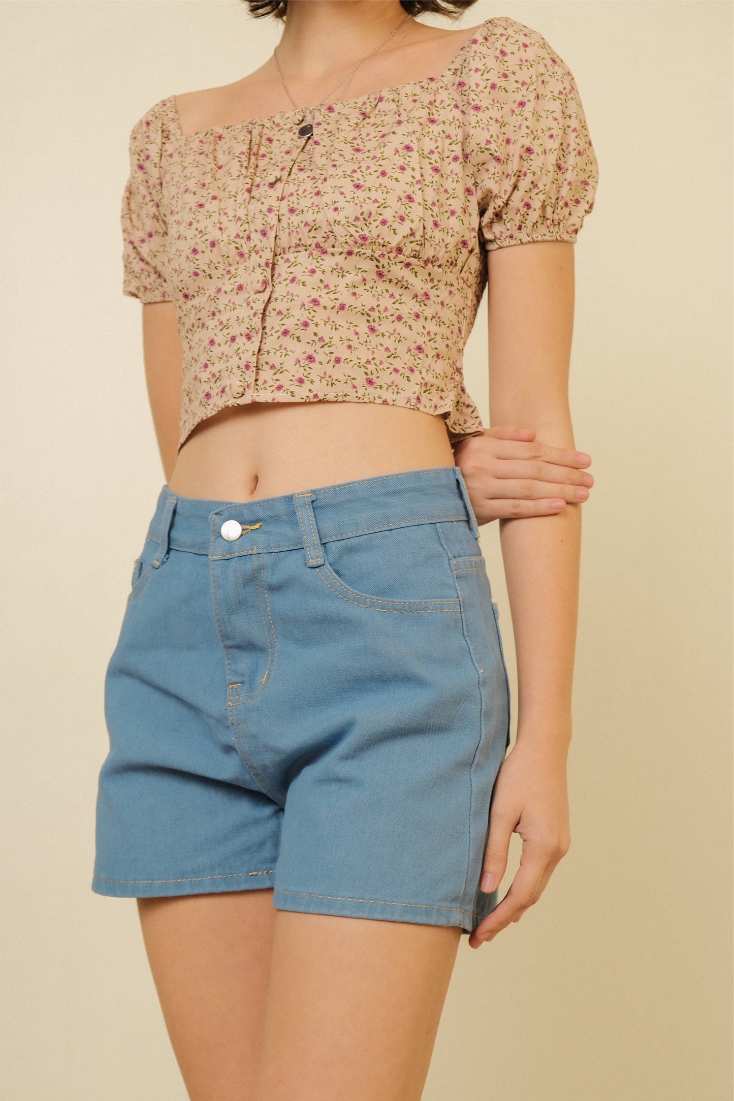 WILLA SHORTS IN LIGHT DENIM