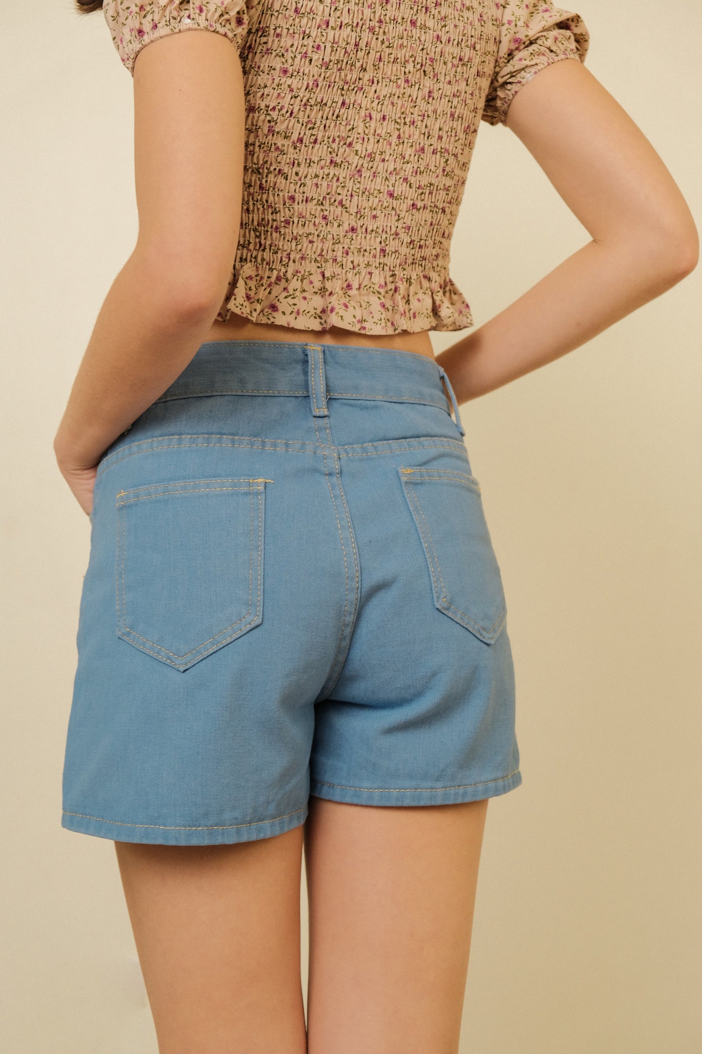 WILLA SHORTS IN LIGHT DENIM