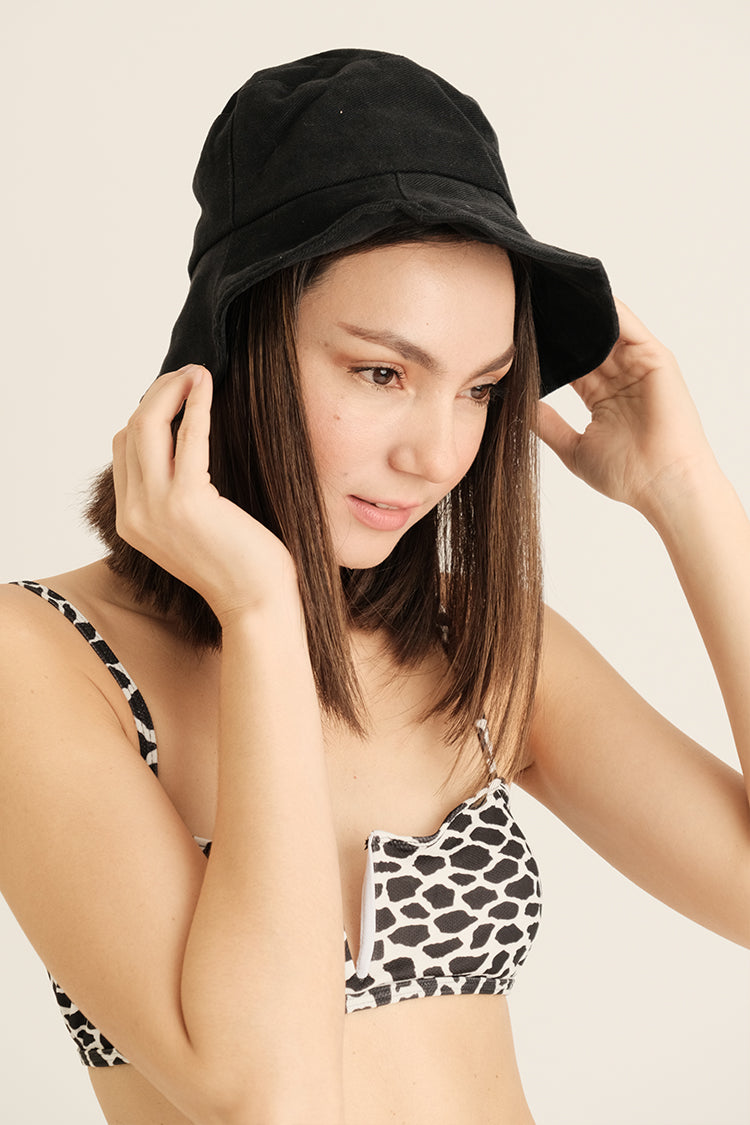EDERLYNN BUCKET HAT IN BLACK