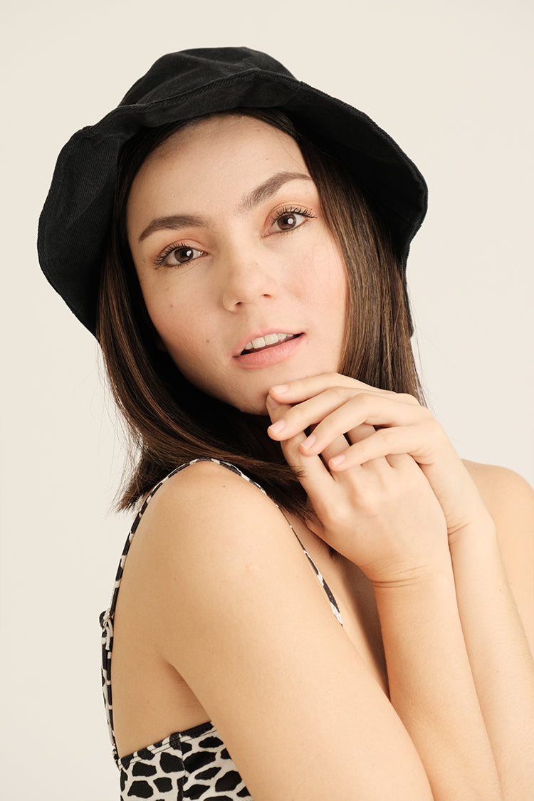 EDERLYNN BUCKET HAT IN BLACK