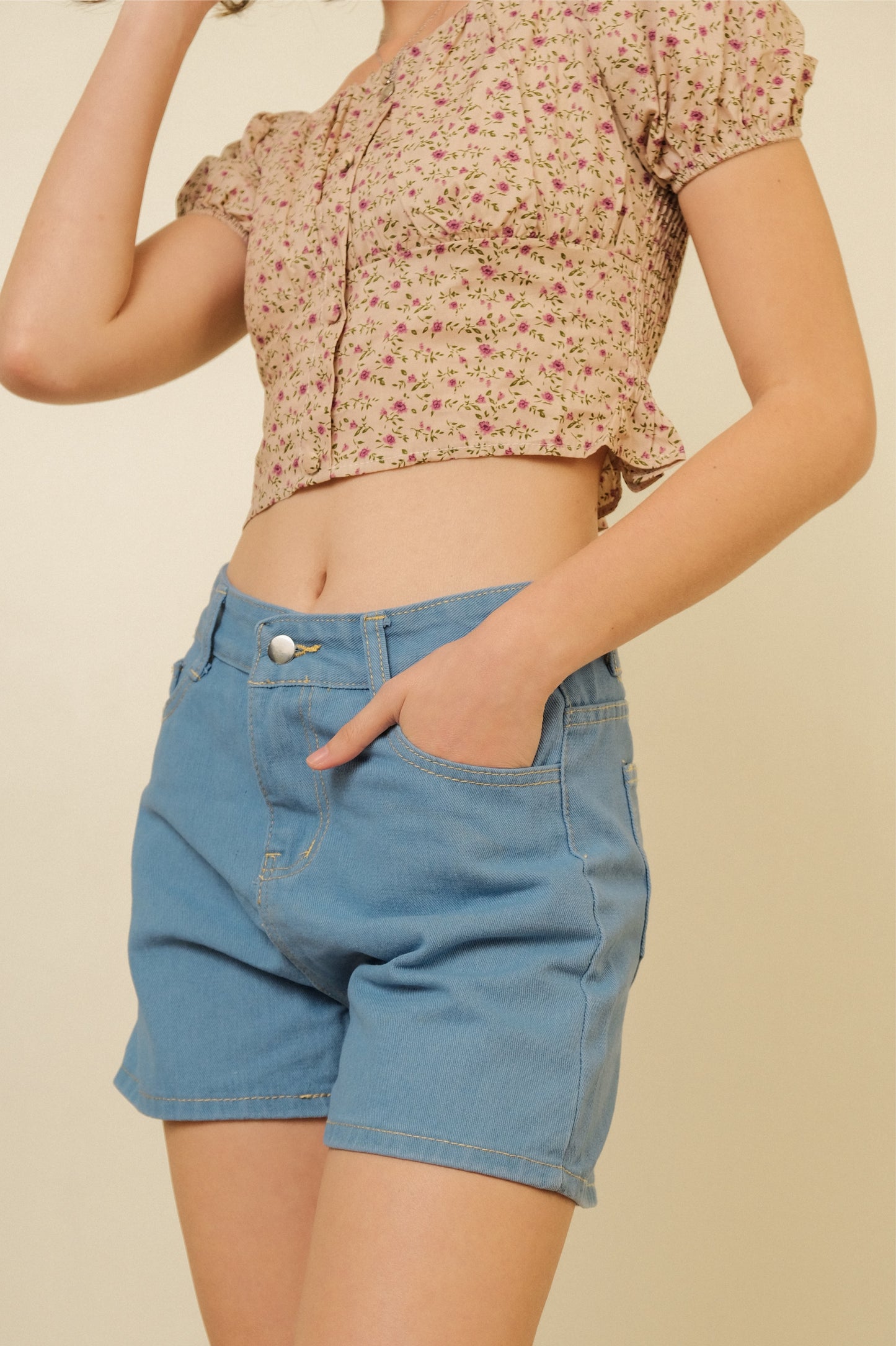 WILLA SHORTS IN LIGHT DENIM