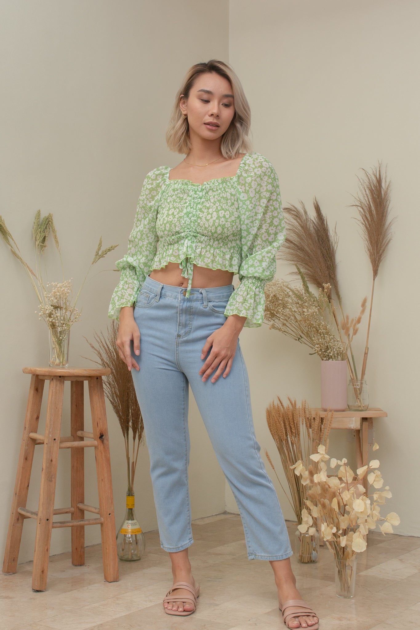 JUSTINE MID-RISE JEANS IN LIGHT WASH