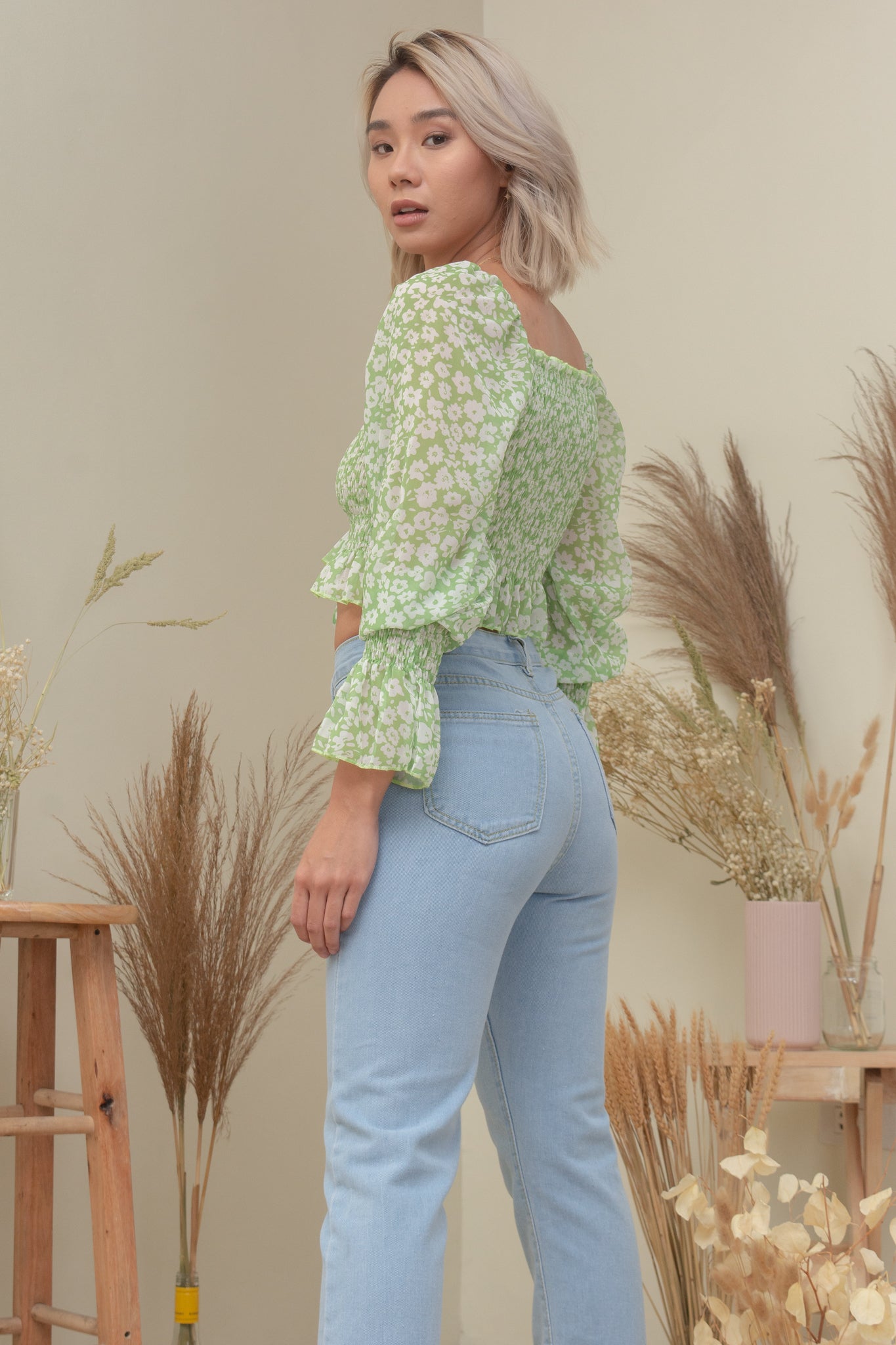 JUSTINE MID-RISE JEANS IN LIGHT WASH