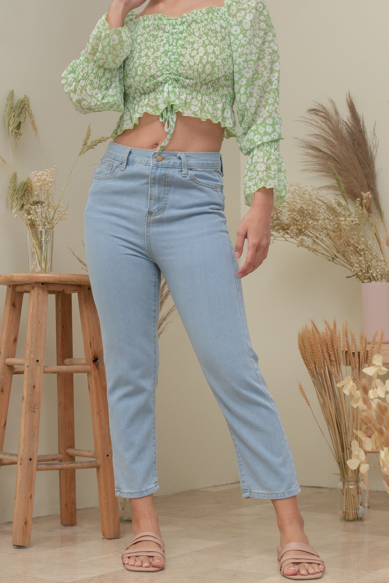 JUSTINE MID-RISE JEANS IN LIGHT WASH