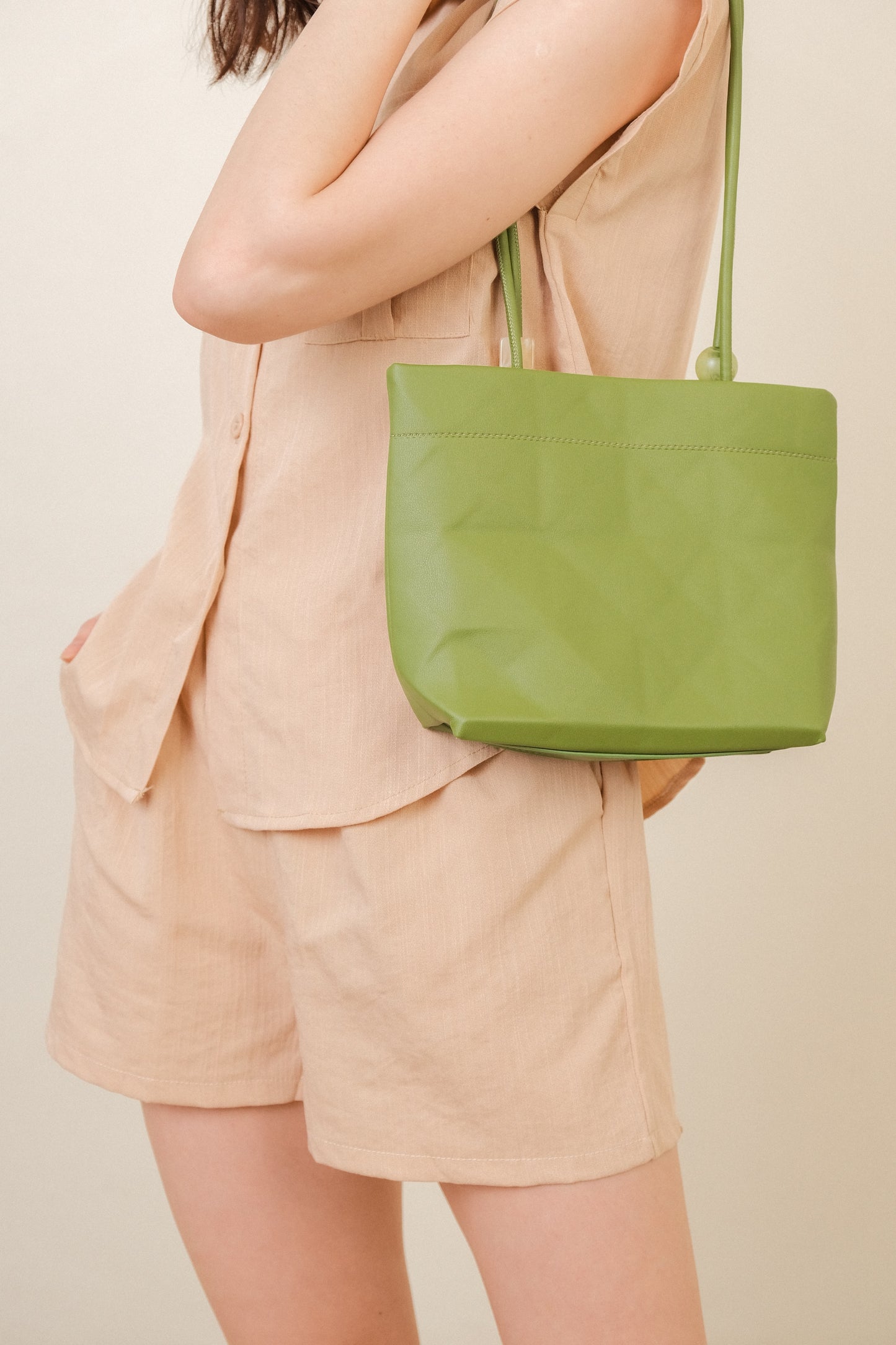ALL MINE SHOULDER BAG IN GREEN TEA
