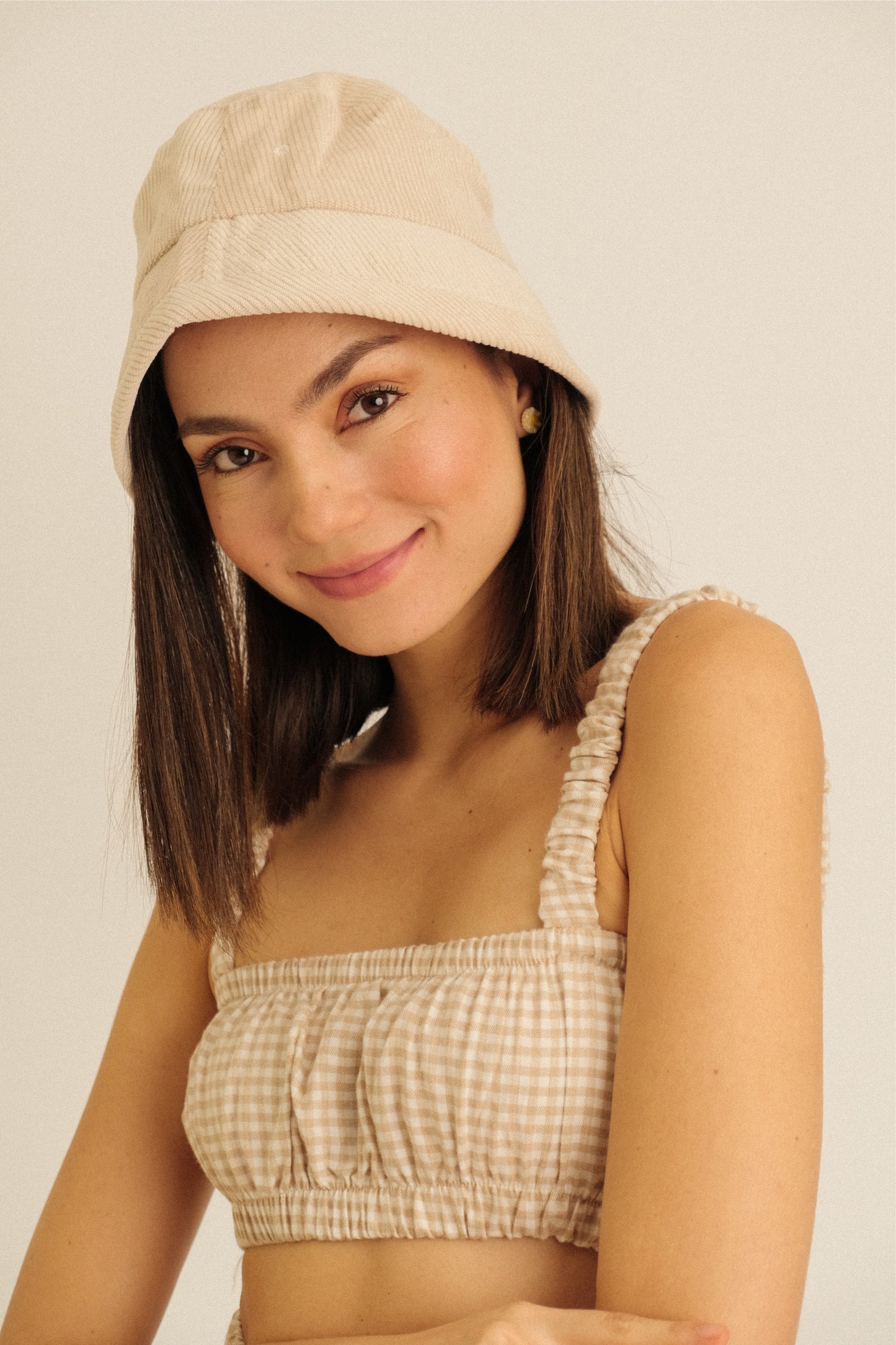 BLESSIE BUCKET HAT IN CREAM