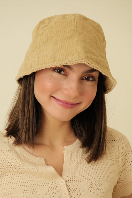 DAISY BUCKET HAT IN BEIGE