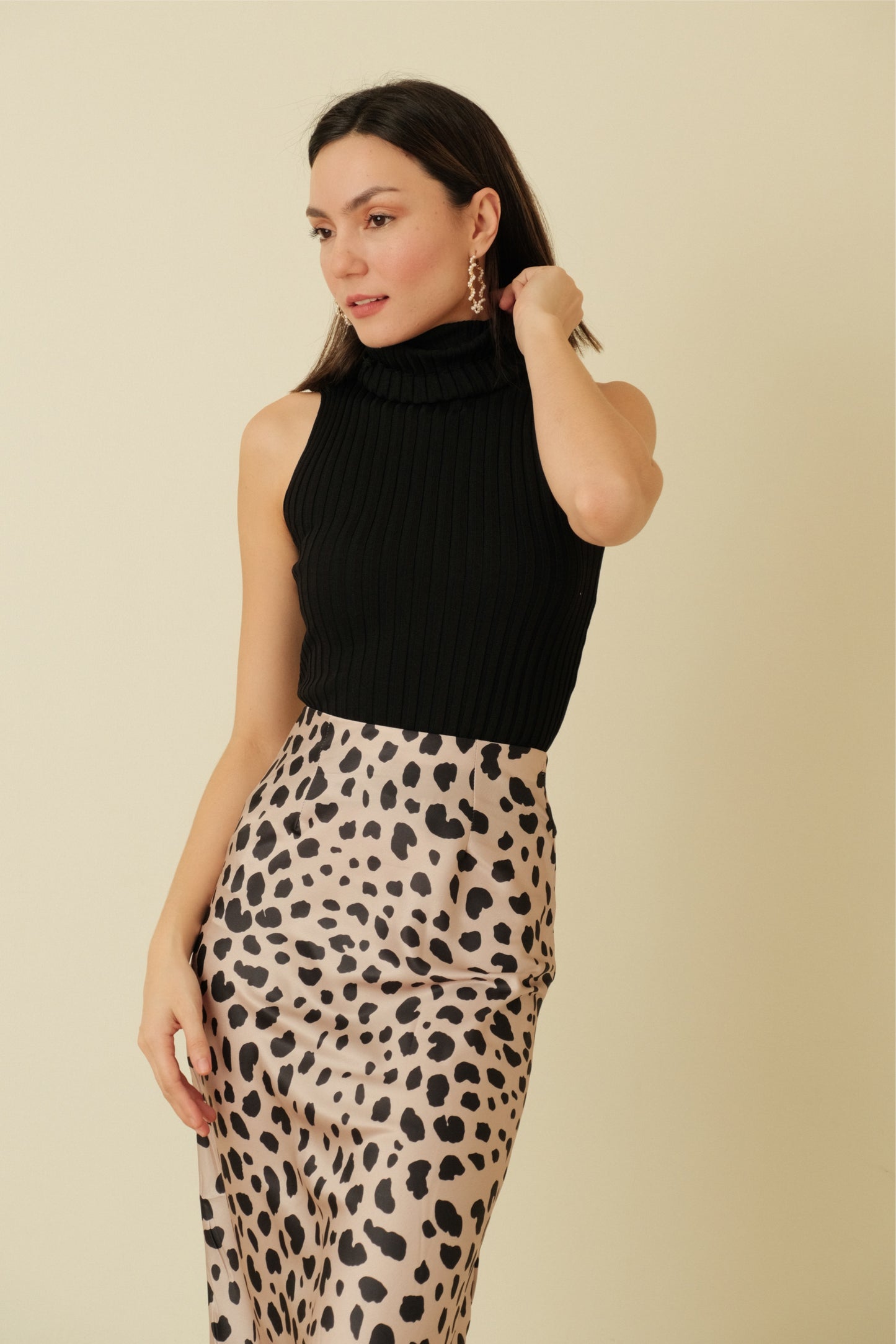 JENNICA TOP IN BLACK