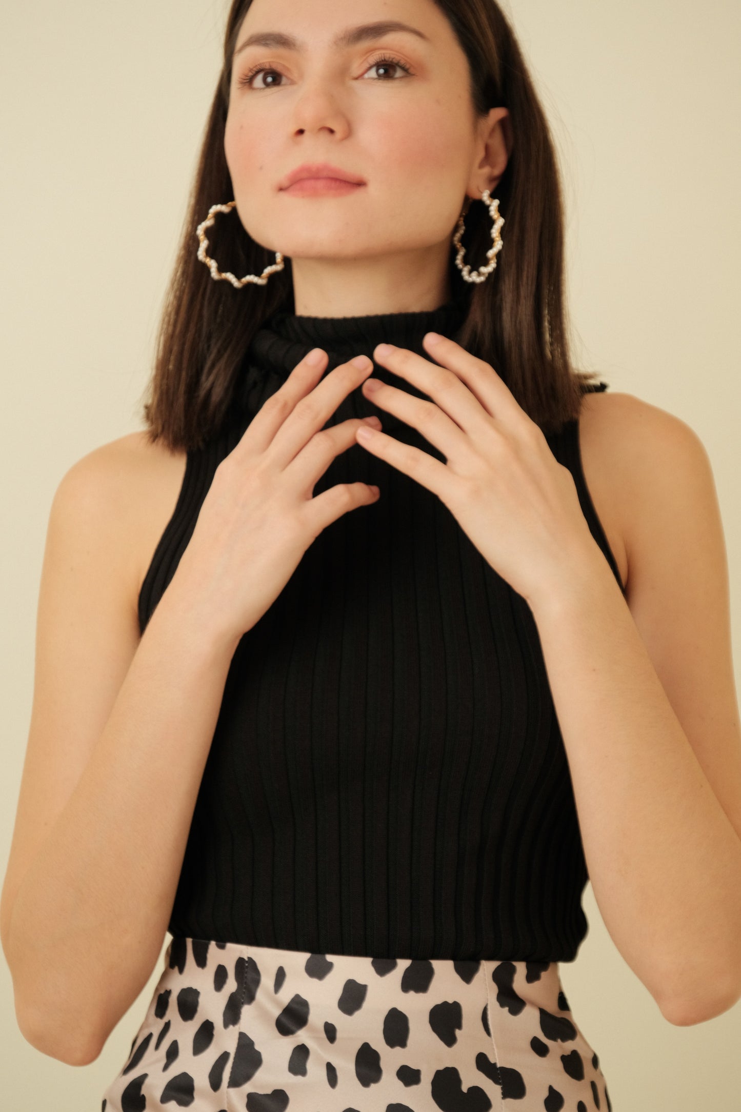 JENNICA TOP IN BLACK