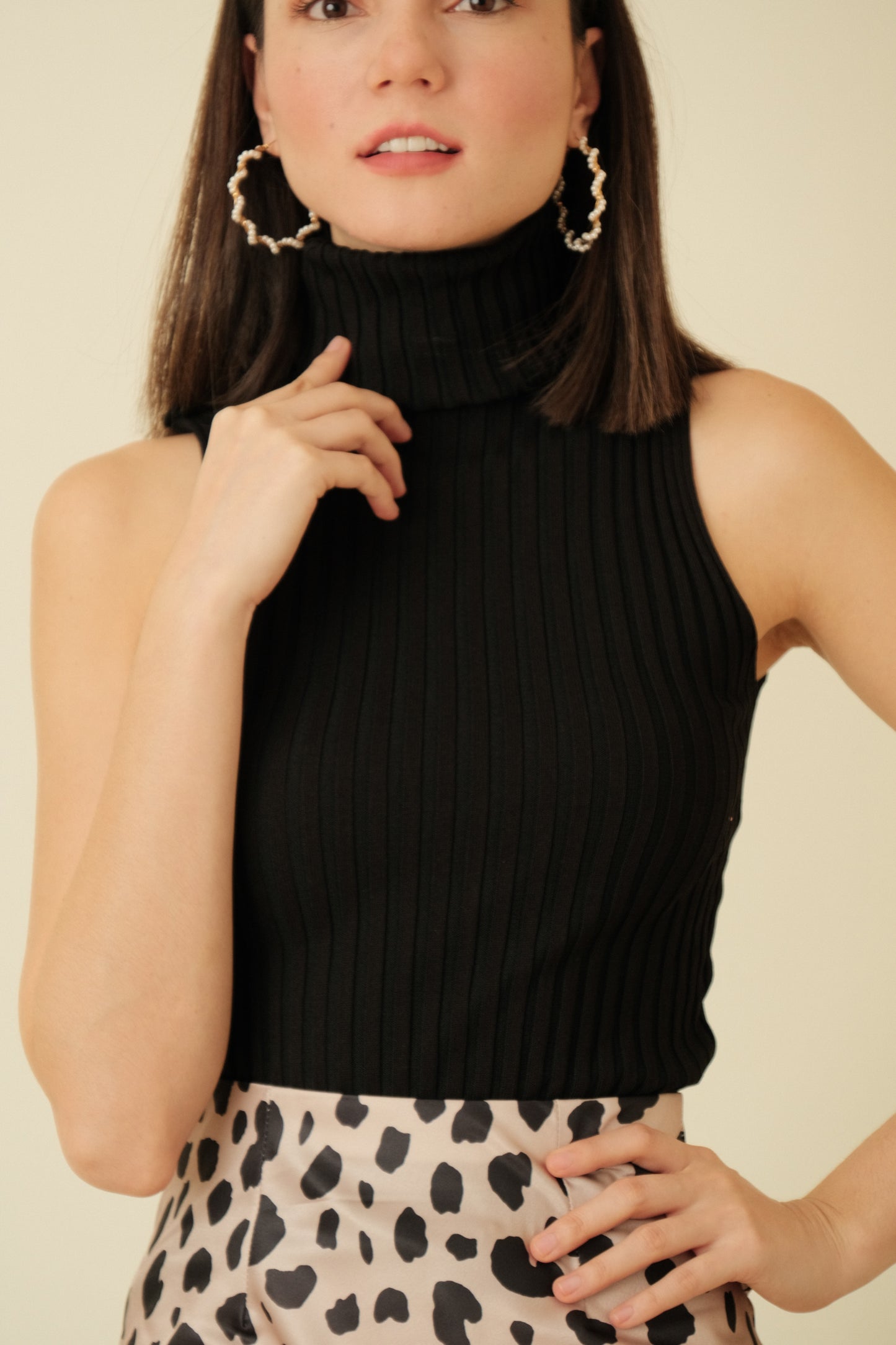 JENNICA TOP IN BLACK