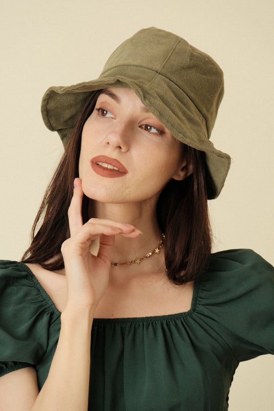 EDERLYNN BUCKET HAT IN MOSS GREEN