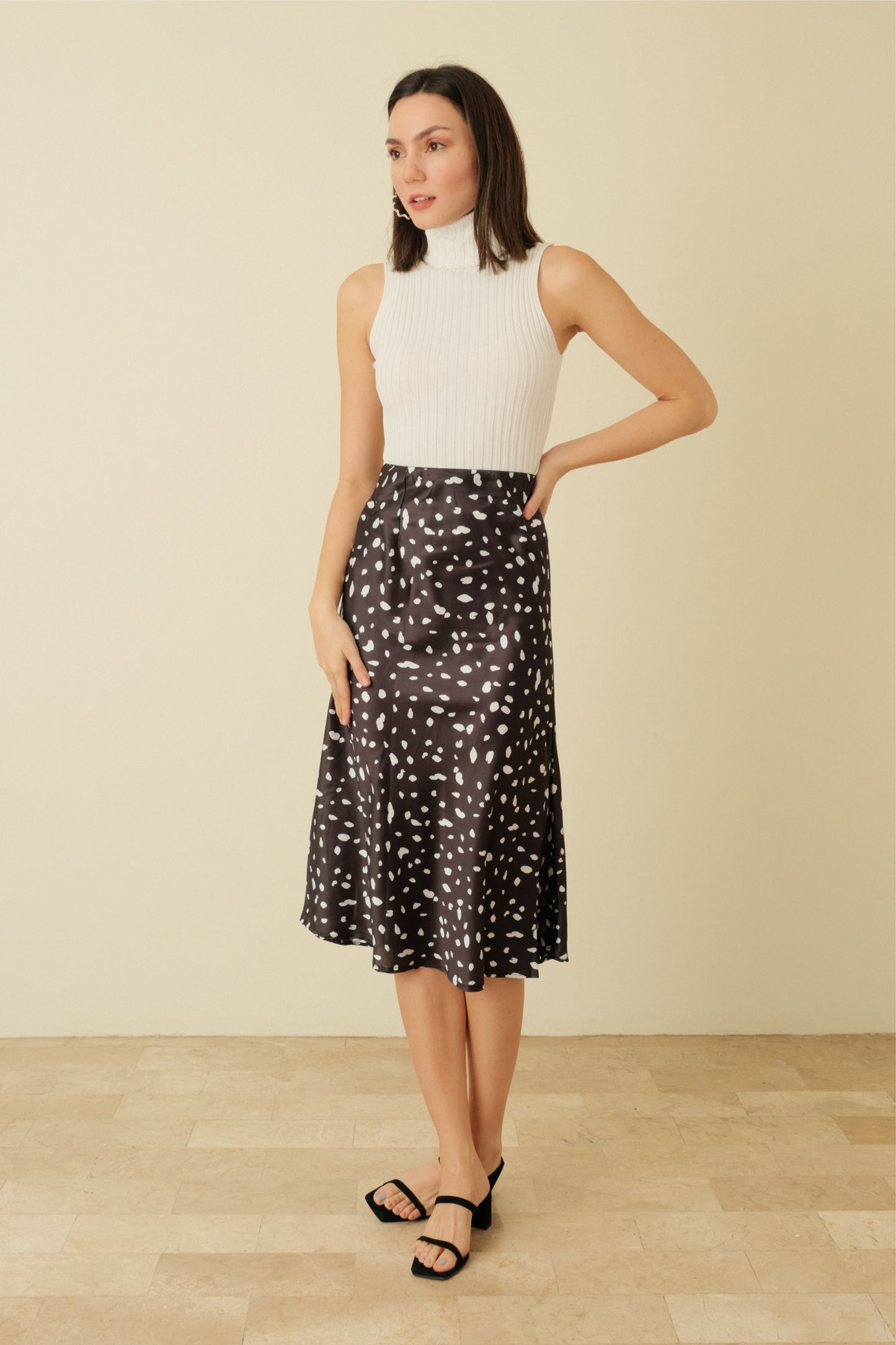 MONIQUE SKIRT IN BLACK
