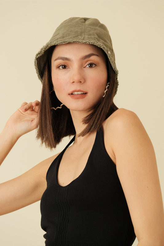 DAISY BUCKET HAT IN MOSS GREEN