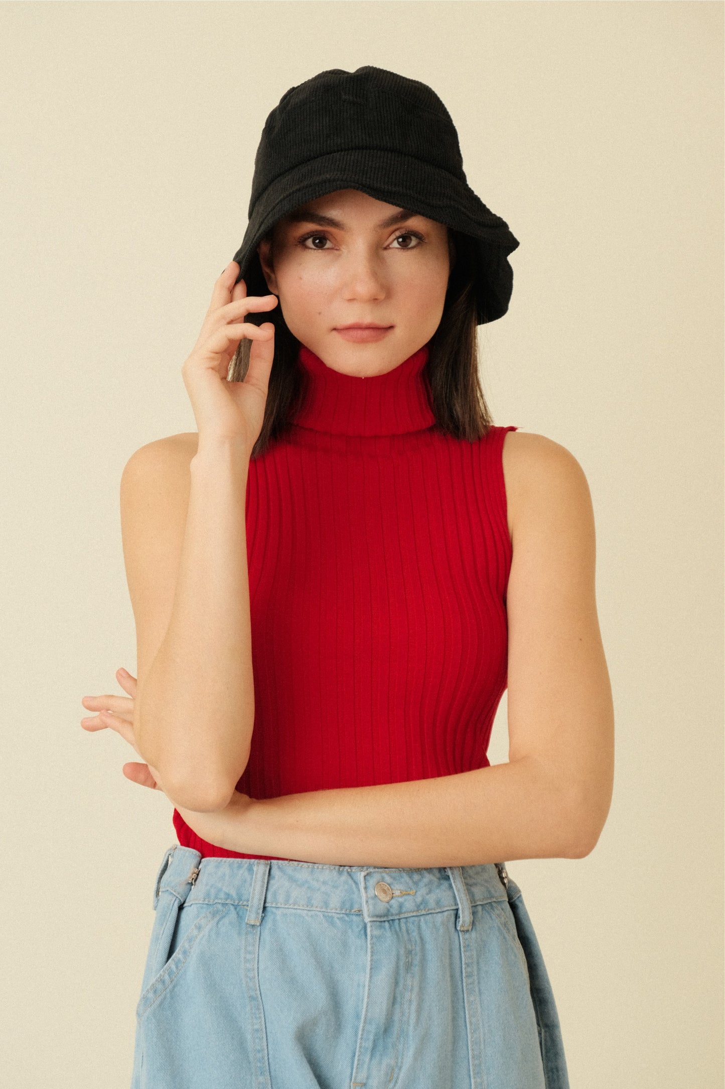 JANICE BUCKET HAT IN BLACK