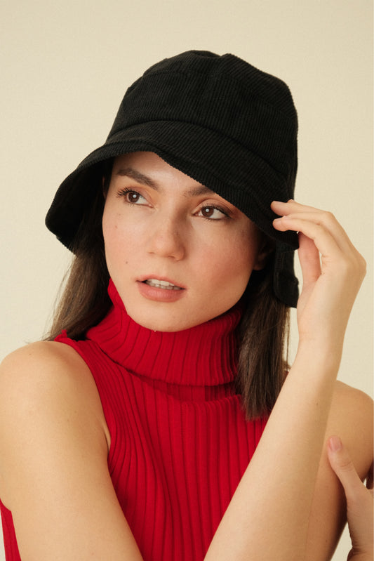 JANICE BUCKET HAT IN BLACK