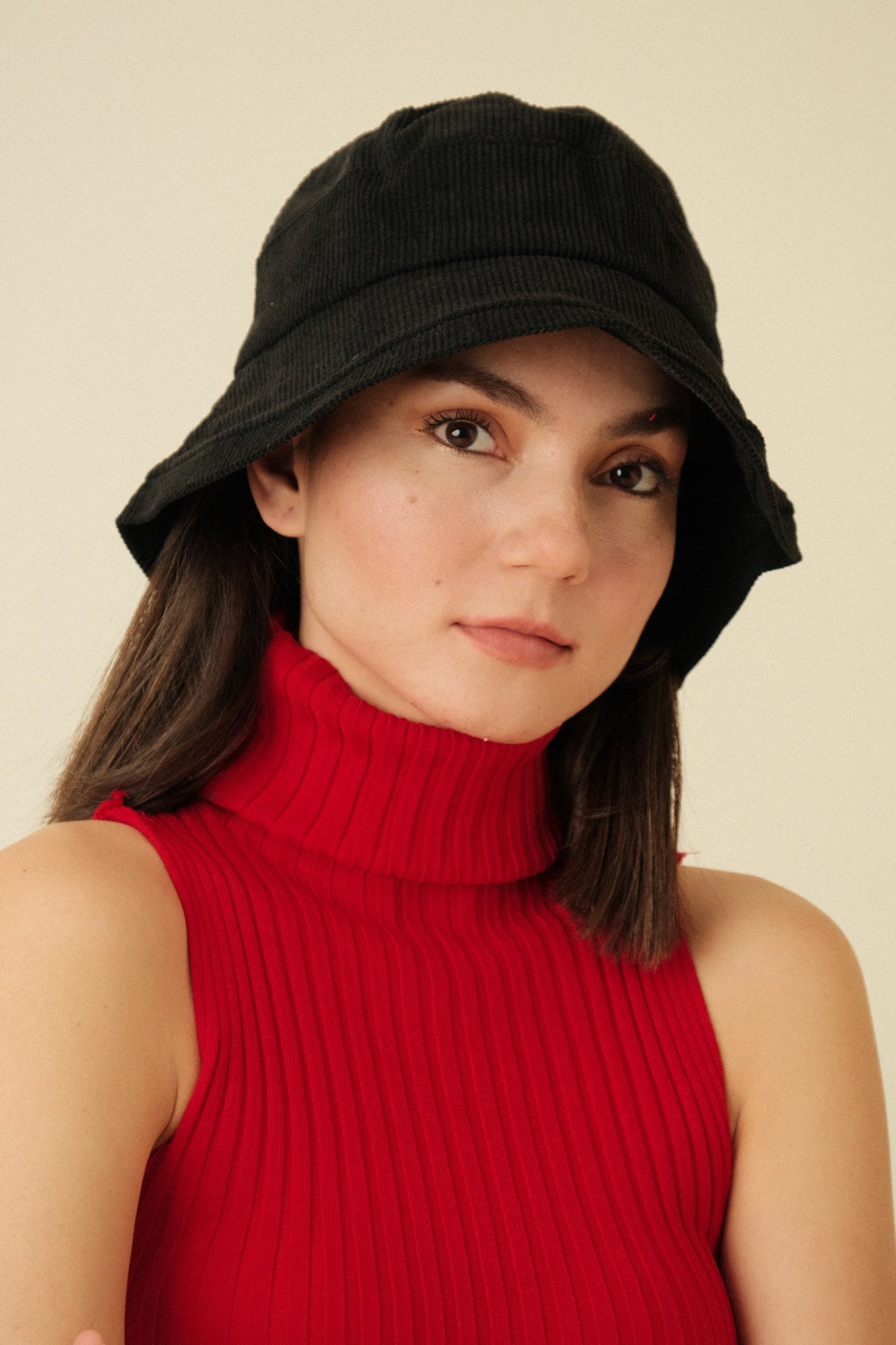 JANICE BUCKET HAT IN BLACK