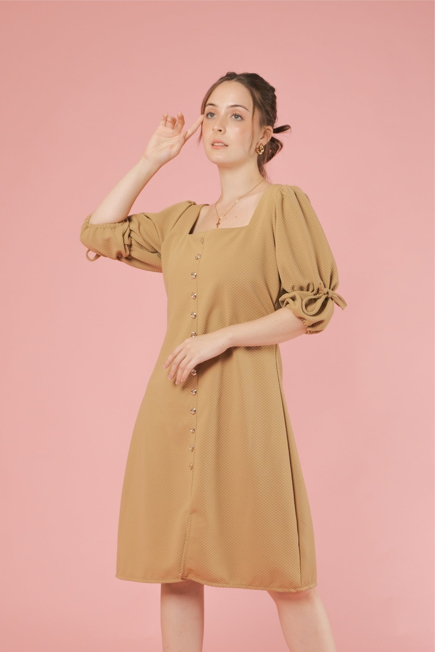 IVY DRESS IN WARM TAN