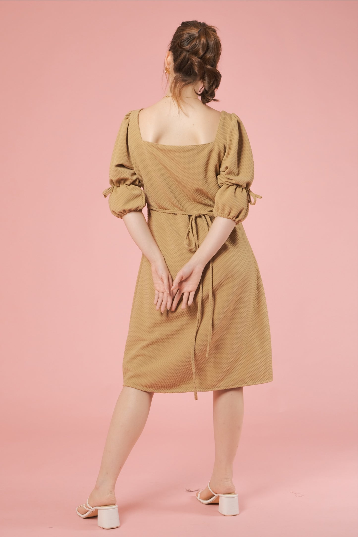 IVY DRESS IN WARM TAN