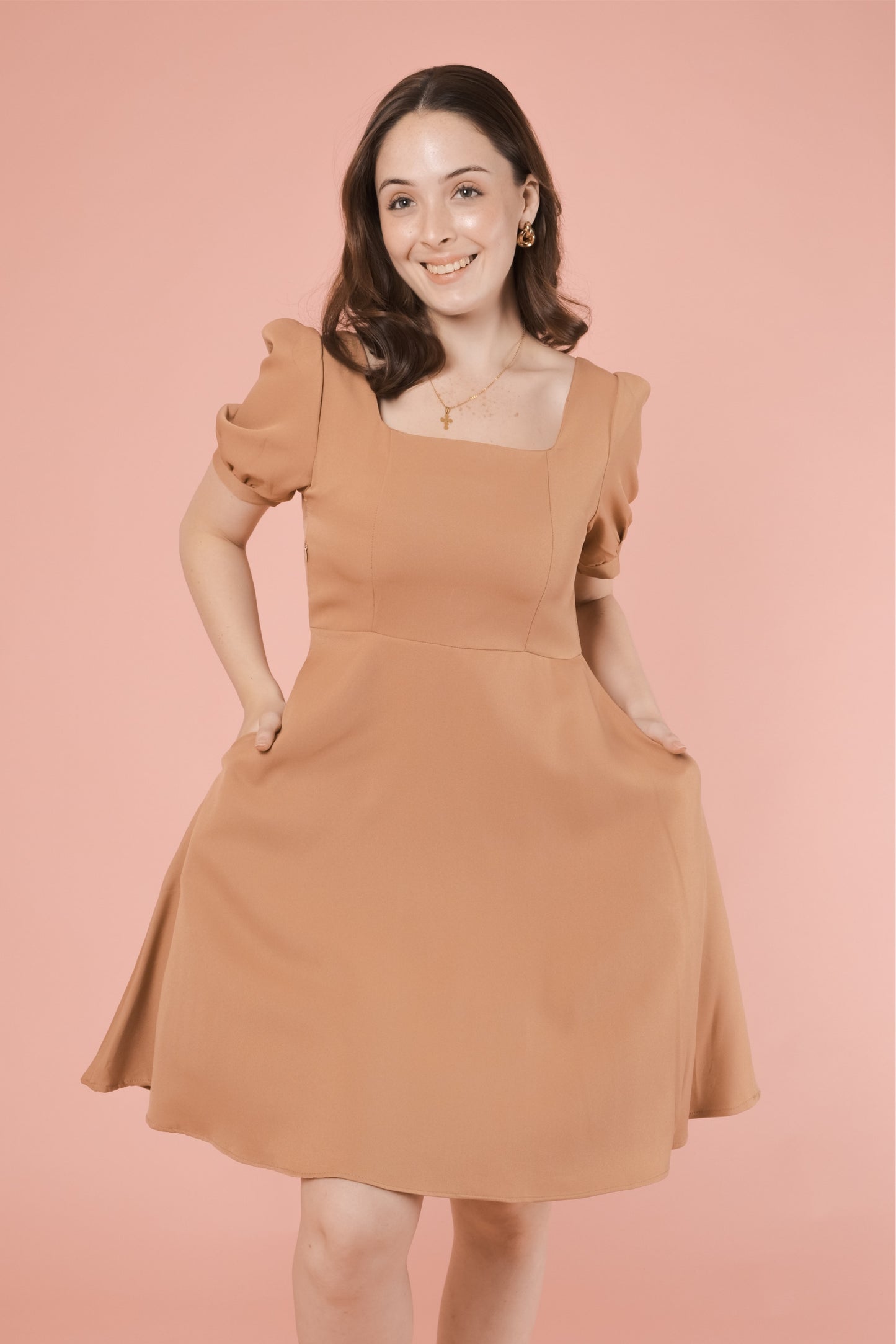 MINDY DRESS IN TAN