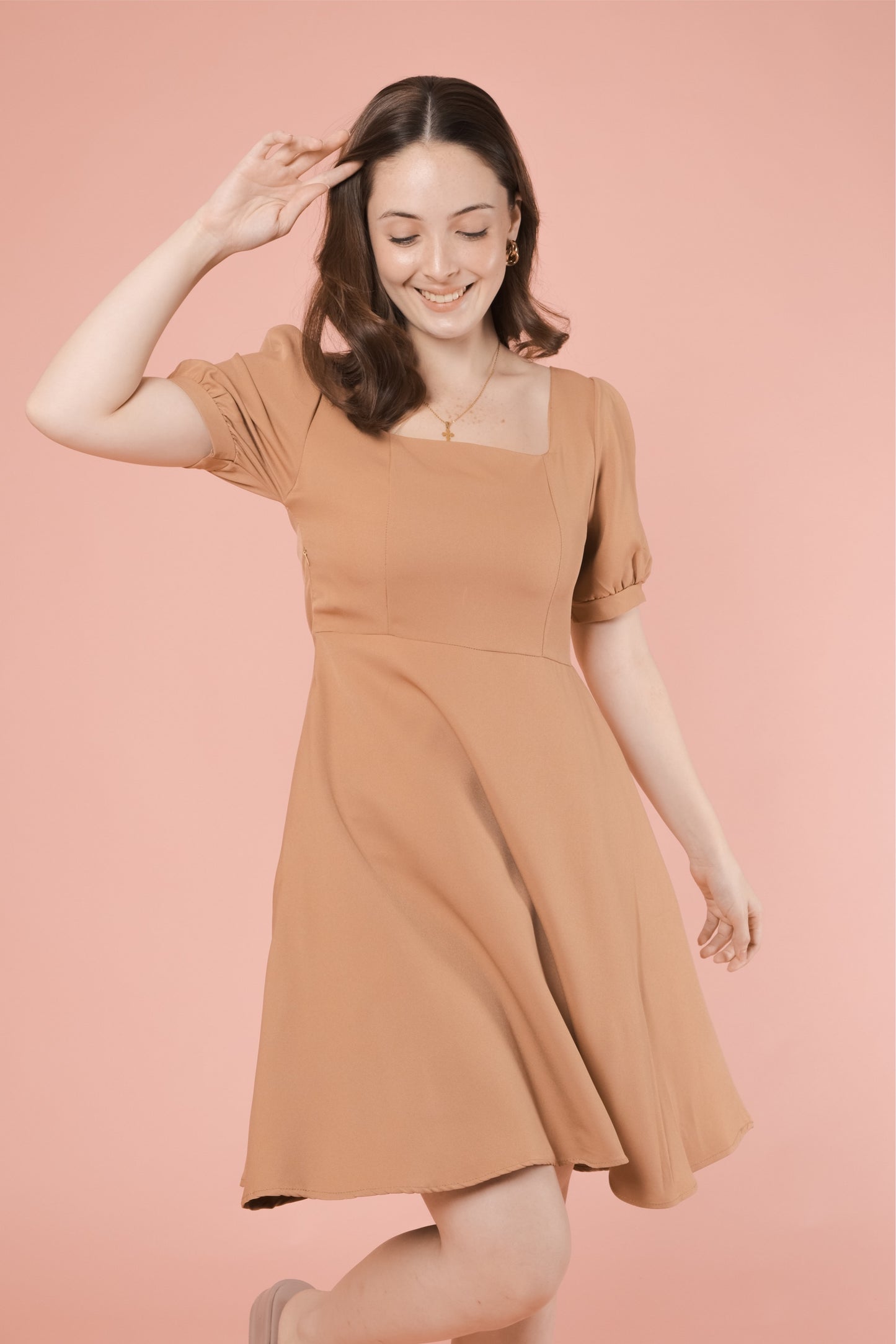 MINDY DRESS IN TAN