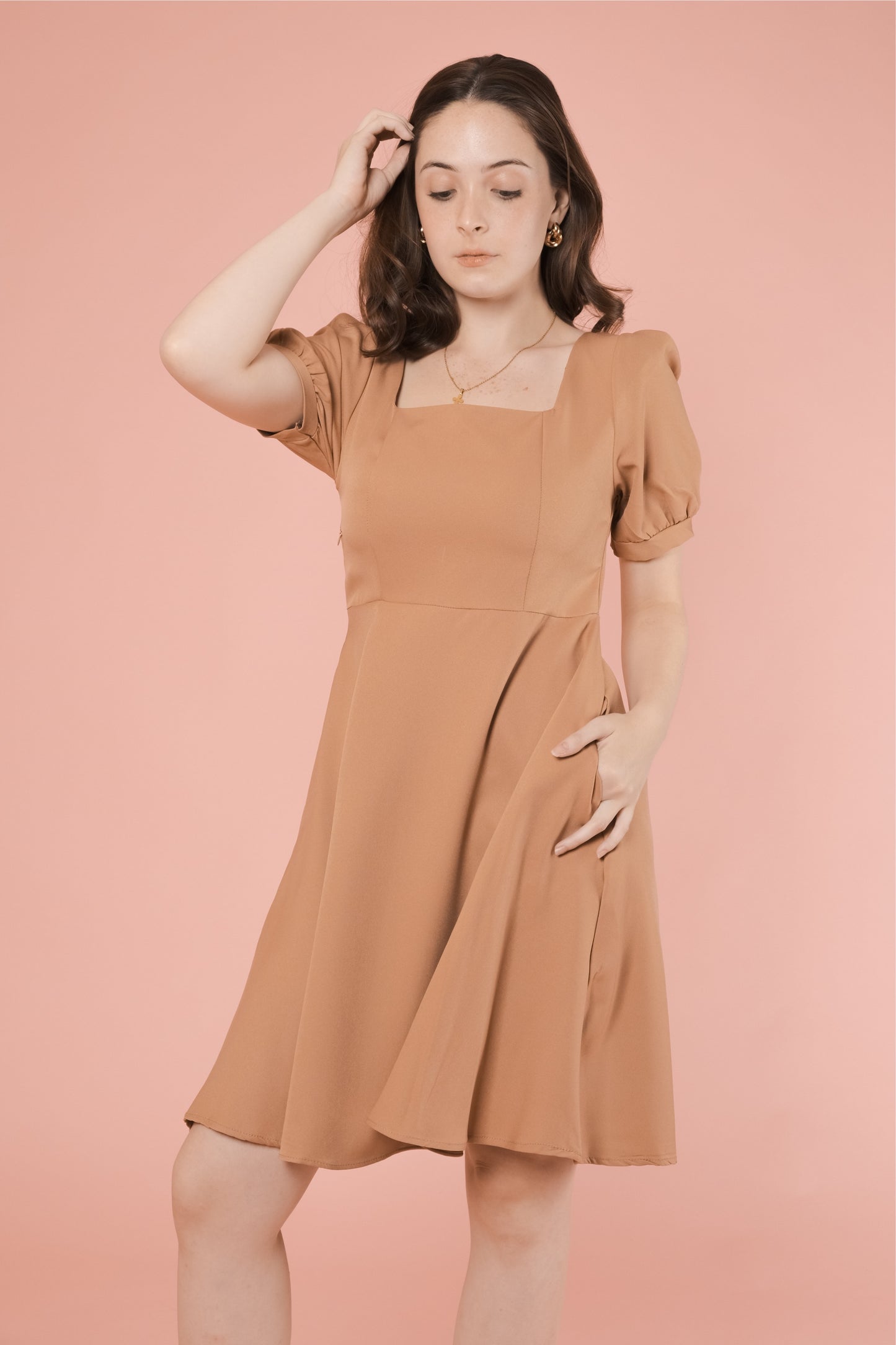 MINDY DRESS IN TAN