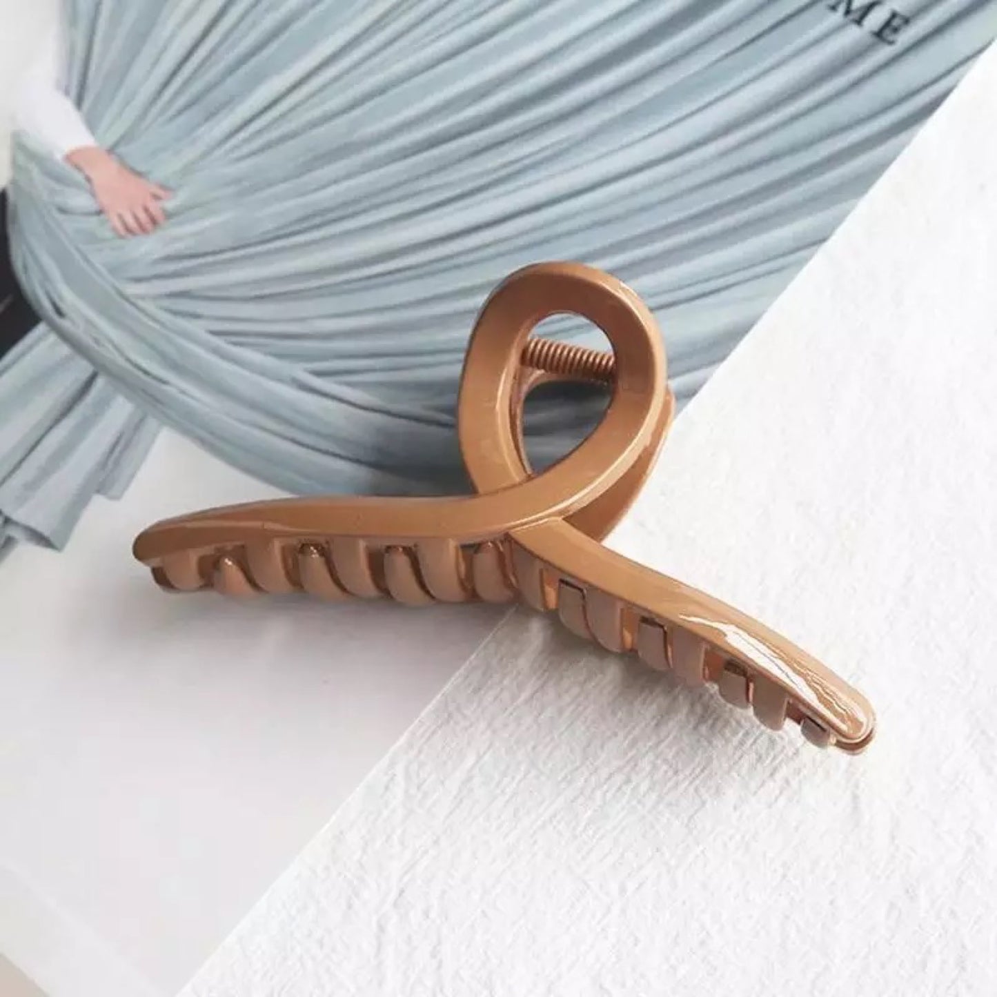 MATINA HAIR CLAW