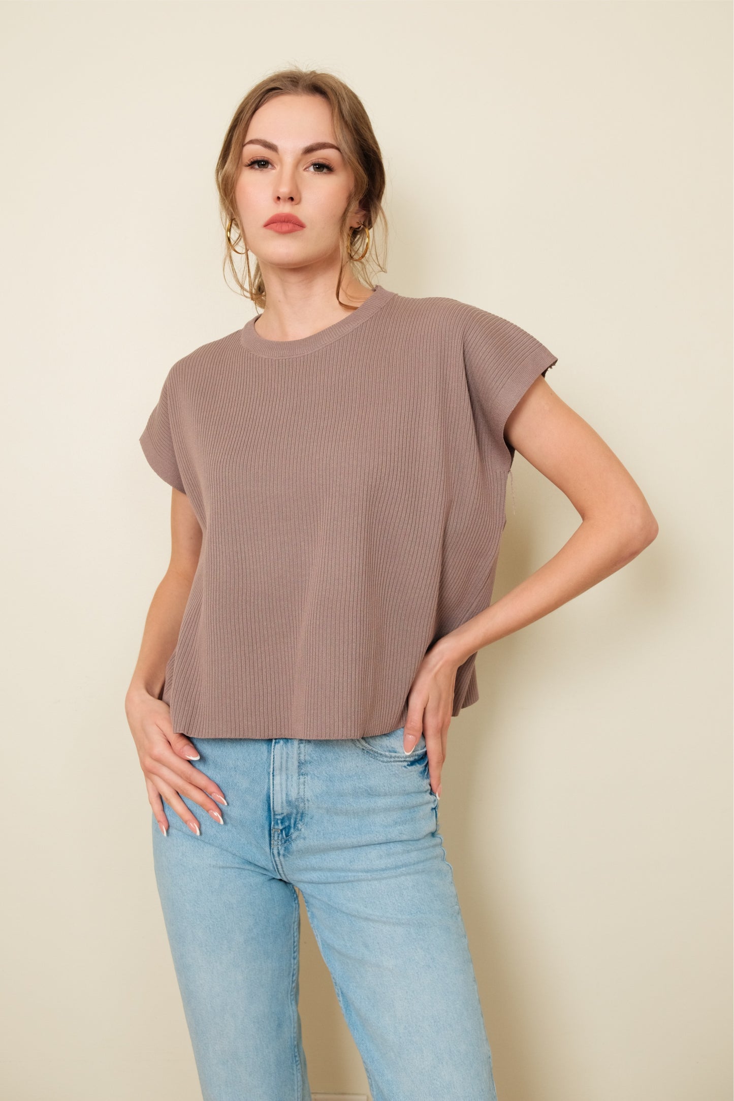 CLYVE TOP IN MOCHA