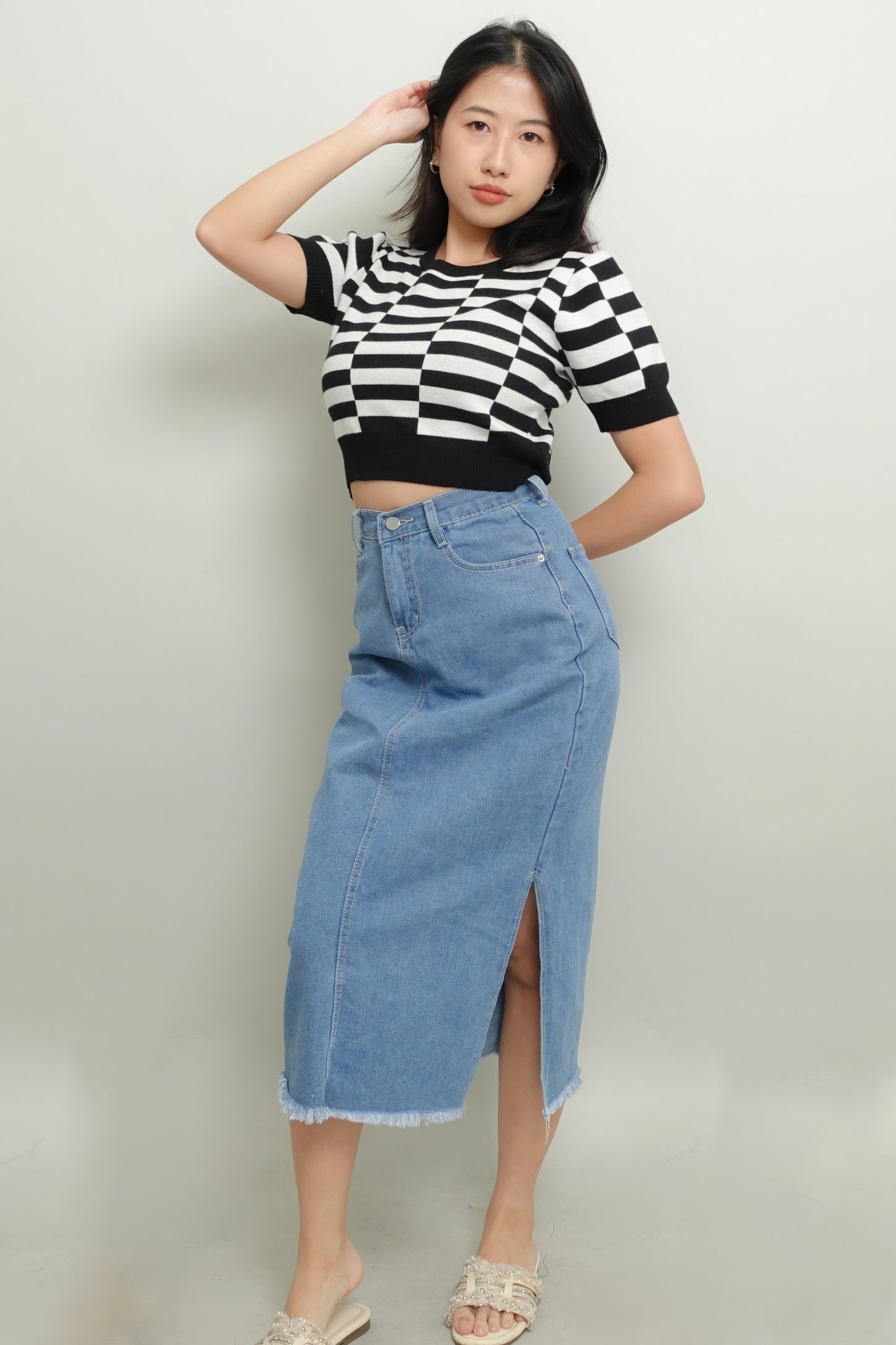 GECA CHECKERED KNITTED CROPPED TOP