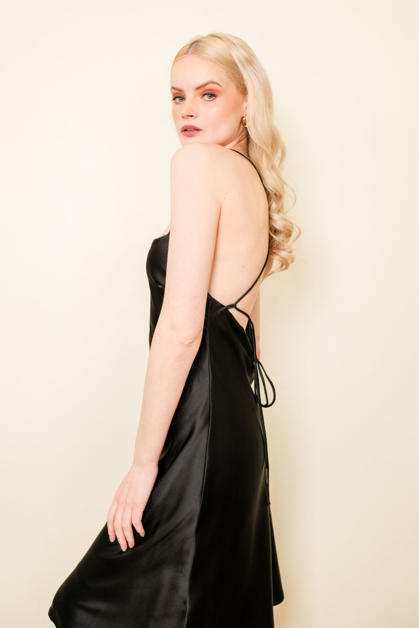 HELGA DRESS IN BLACK