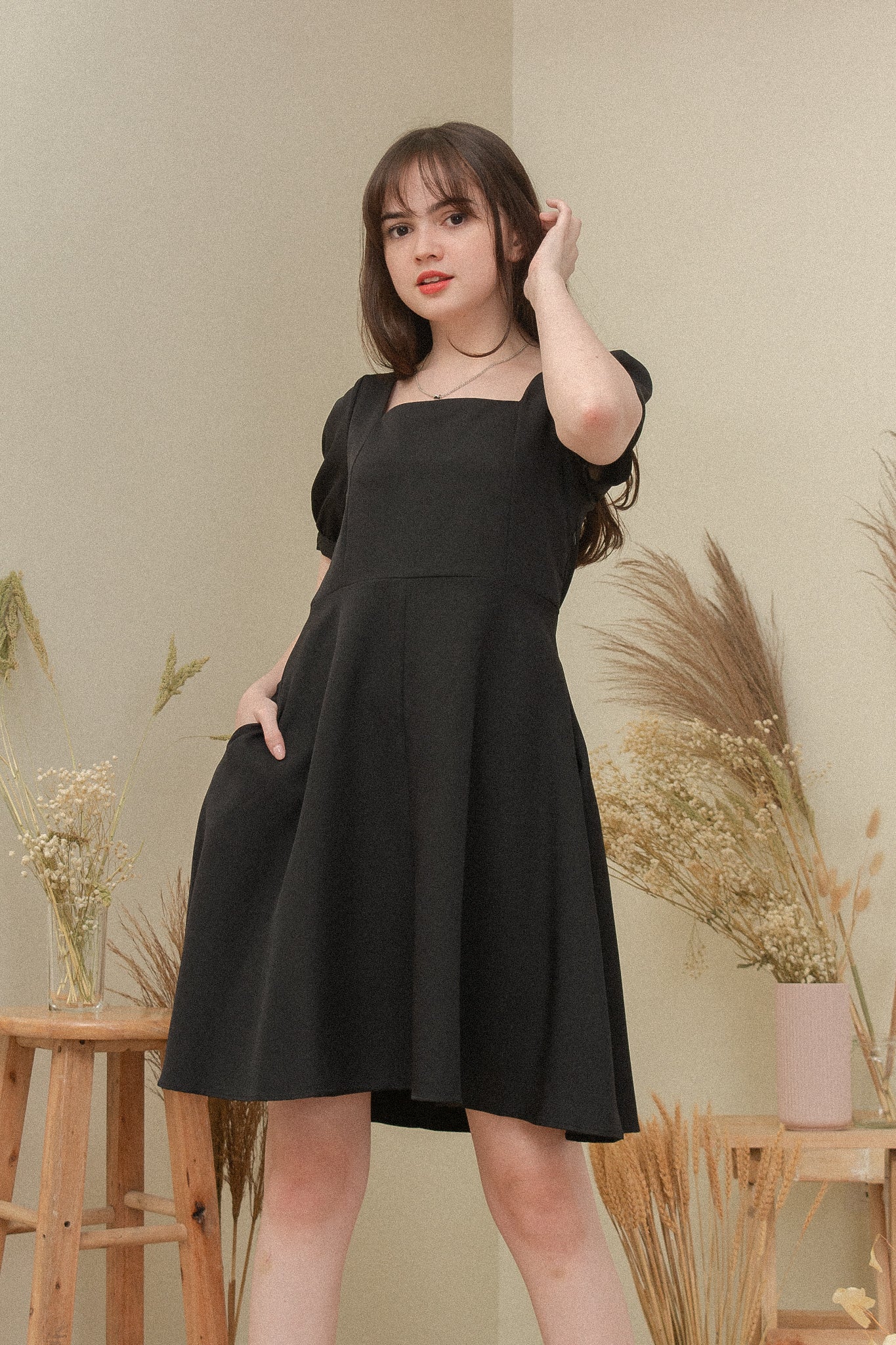 MINDY DRESS IN BLACK