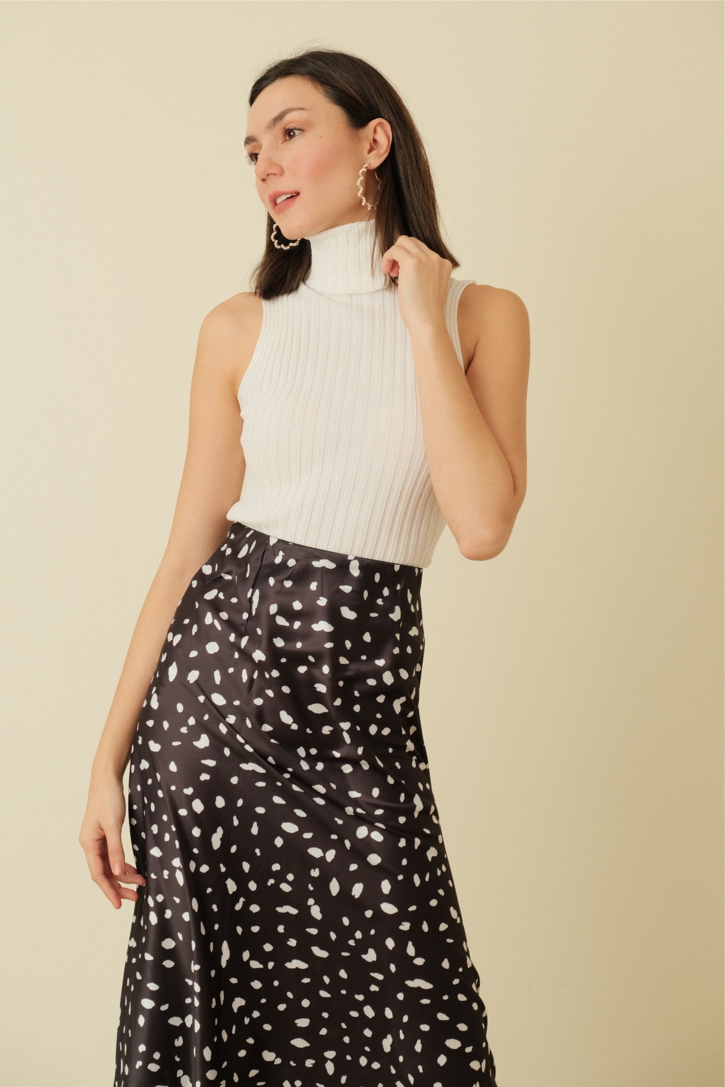 MONIQUE SKIRT IN BLACK