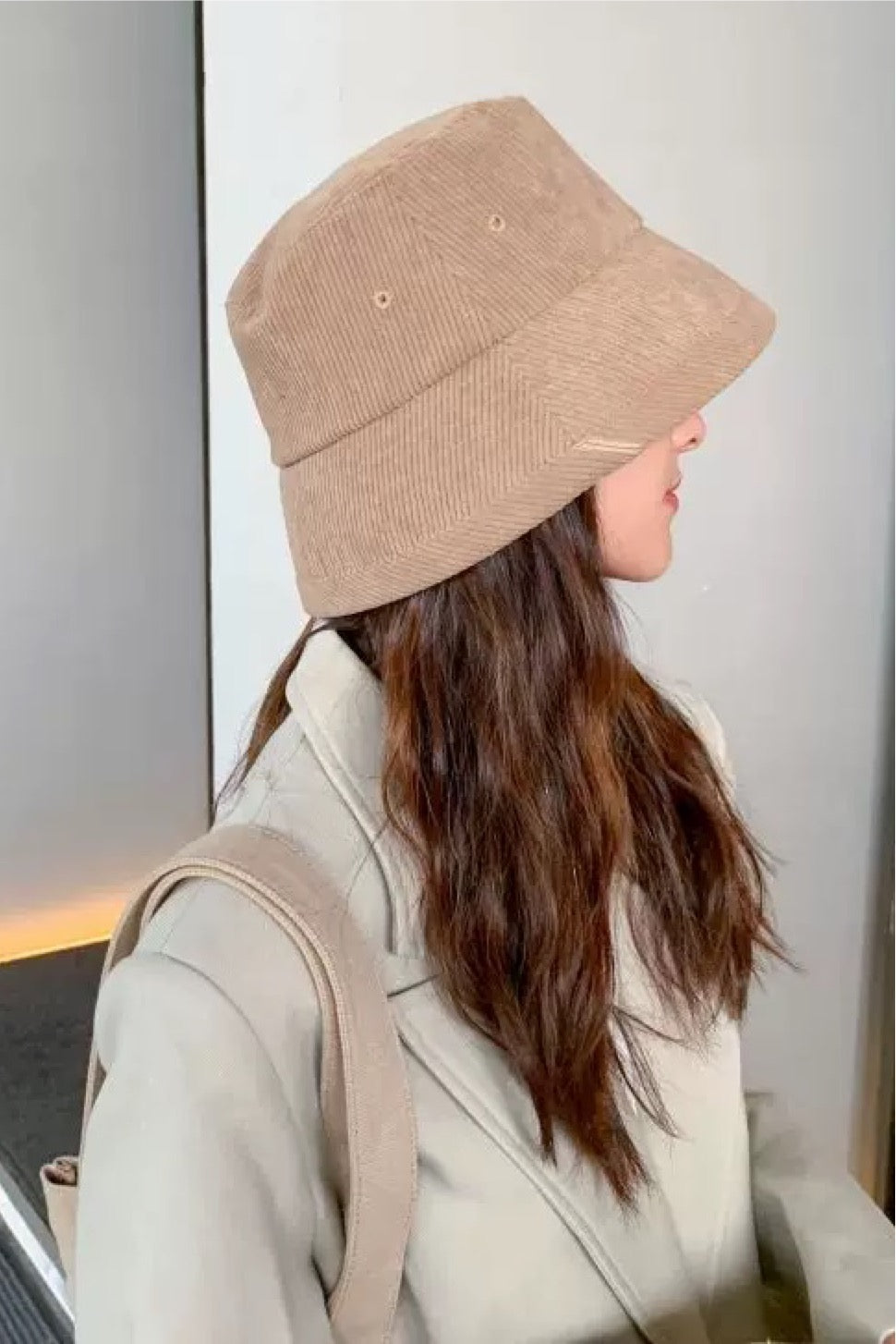 BLESSIE BUCKET HAT IN BEIGE