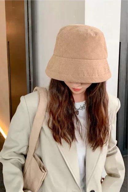 BLESSIE BUCKET HAT IN BEIGE